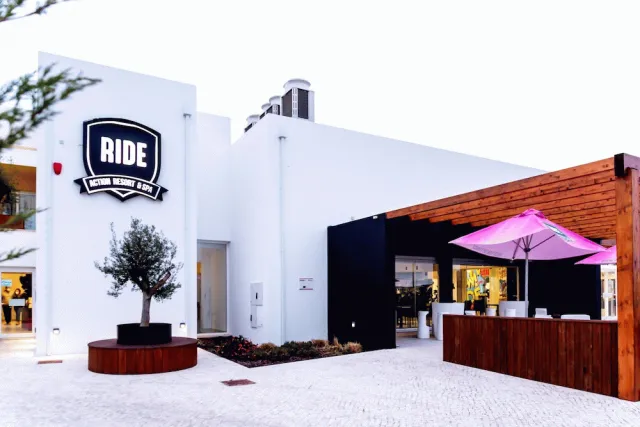 Bilder från hotellet RIDE Surf Resort & SPA - nummer 1 av 53