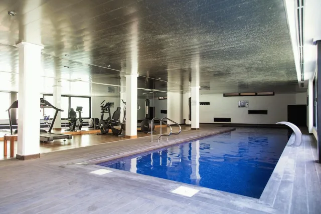 Bilder från hotellet Lujoso apartamento con piscina interior - nummer 1 av 53