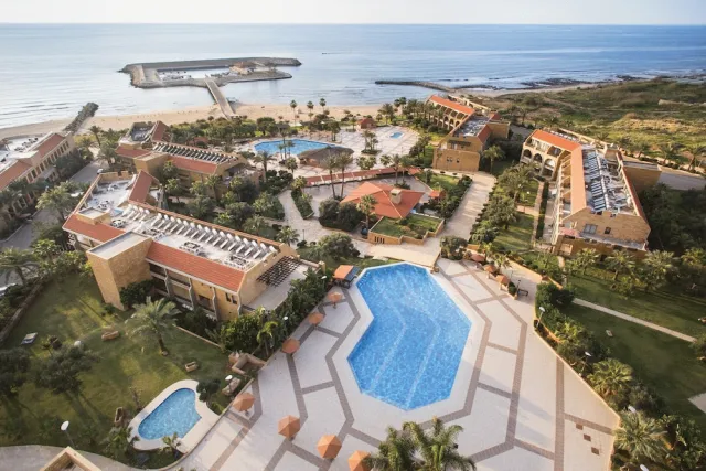 Bilder från hotellet Jiyeh Marina Resort Hotel & Chalets - nummer 1 av 32