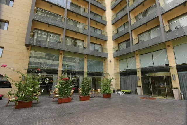 Bilder från hotellet Ramada by Wyndham Downtown Beirut - nummer 1 av 85