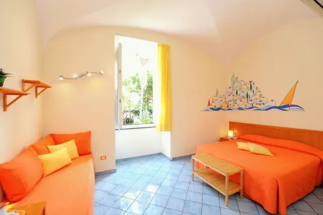 Bilder från hotellet Sharon House - nummer 1 av 39
