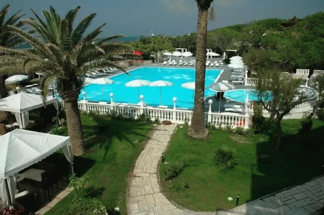 Bilder från hotellet Domizia Palace Hotel - nummer 1 av 57