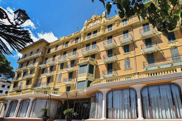 Bilder från hotellet Grand Hotel Londra - nummer 1 av 37