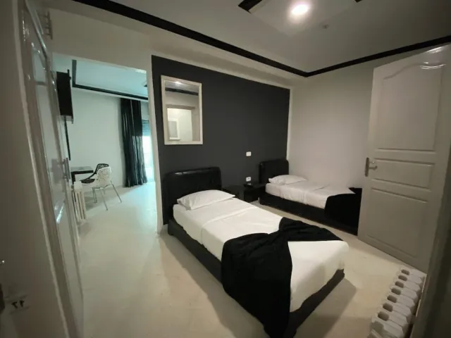 Bilder från hotellet Hôtel Le Calife - nummer 1 av 23
