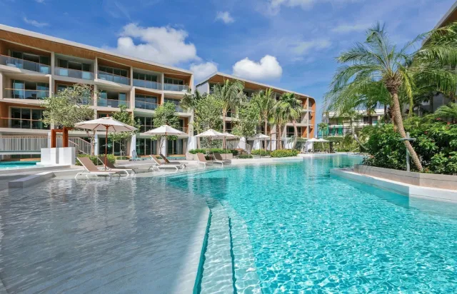 Bilder från hotellet Wyndham Grand Nai Harn Beach Phuket - nummer 1 av 41
