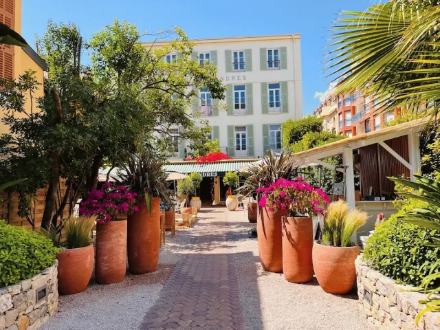 Bilder från hotellet Hotel de Londres - nummer 1 av 62