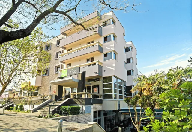 Bilder från hotellet Hotel Brotnjo - nummer 1 av 86