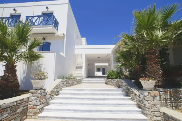 Bilder från hotellet Manos Syros - nummer 1 av 56