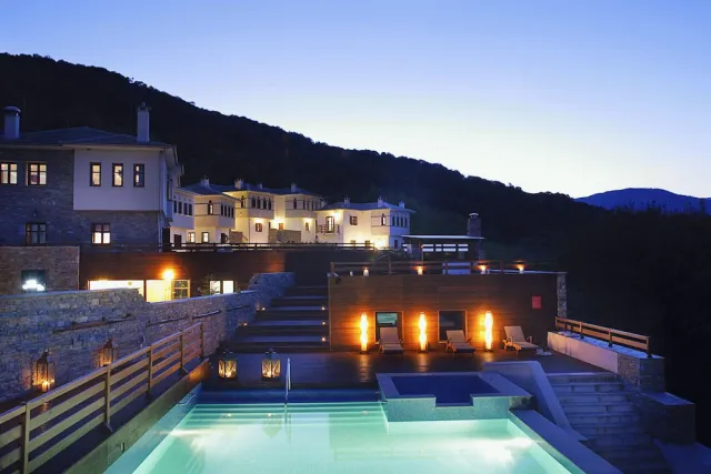 Bilder från hotellet 12 Months Luxury Resort - nummer 1 av 100
