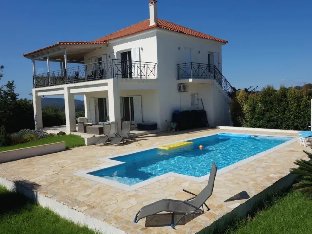 Bilder från hotellet Elegant Villa in Evangelismos with Pool & Garden near Sea Beach - nummer 1 av 18