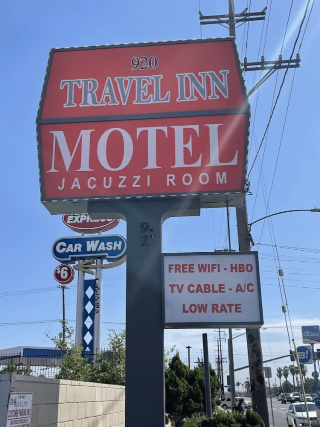 Bilder från hotellet Travel Inn Motel - nummer 1 av 35
