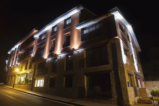 Bilder från hotellet Hotel Obaga Blanca - nummer 1 av 53