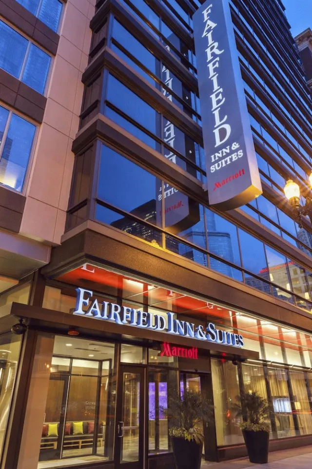 Bilder från hotellet Fairfield Inn & Suites Chicago Downtown/River North - nummer 1 av 43