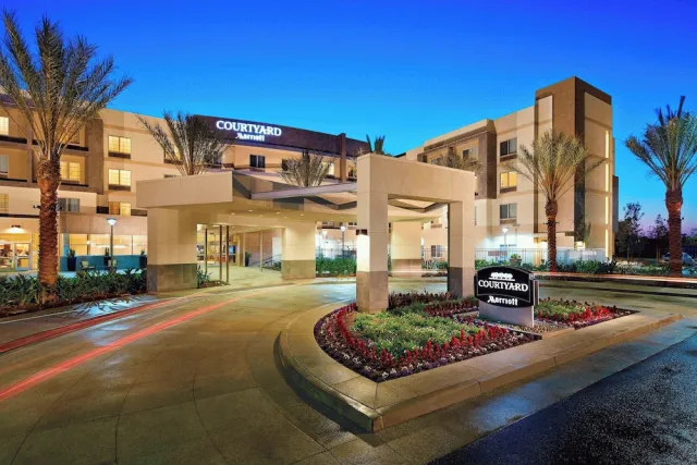 Bilder från hotellet Courtyard by Marriott Long Beach Airport - nummer 1 av 53