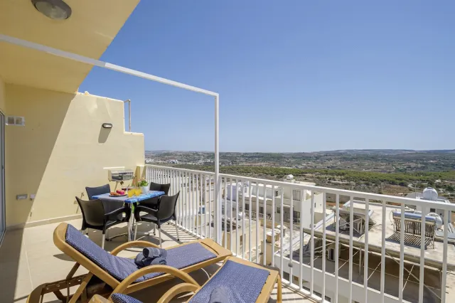 Bilder från hotellet Summer Breeze with Panoramic terrace by Getaways Malta - nummer 1 av 35