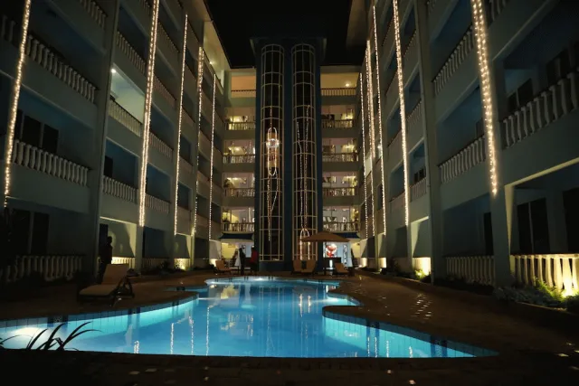 Bilder från hotellet Cowrie Shell Beach Apartments - nummer 1 av 65