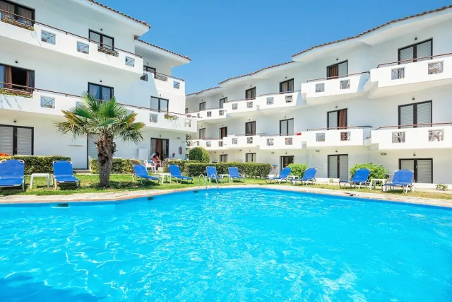 Bilder från hotellet Xenios Dolphin Beach Hotel - nummer 1 av 52