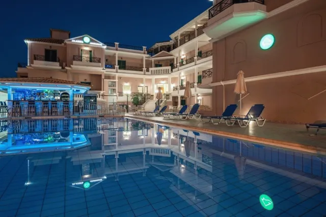 Bilder från hotellet Alamis Hotel & Apartments - nummer 1 av 70