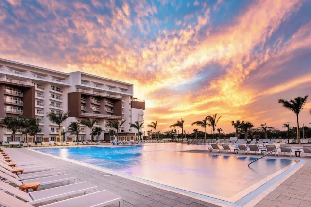 Bilder från hotellet Embassy Suites By Hilton Aruba Beach Resort - nummer 1 av 100