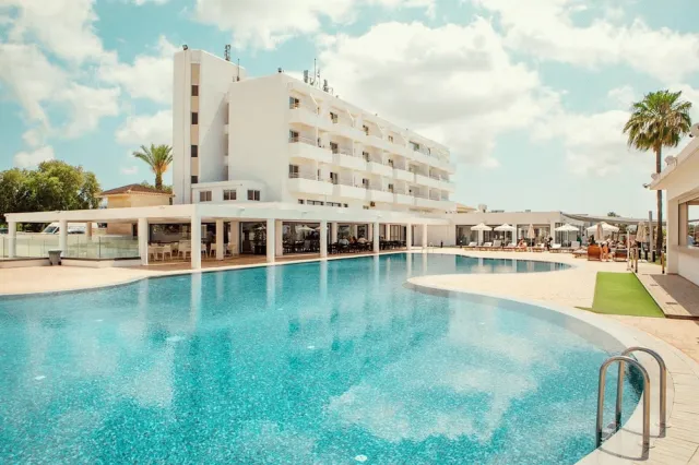 Bilder från hotellet Piere Anne Beach Hotel - nummer 1 av 77