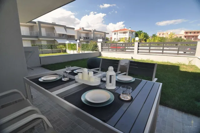Bilder från hotellet Zennova 24 Nikiti FLOW Family Apt - nummer 1 av 18