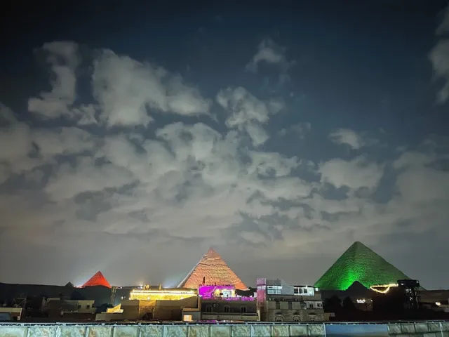 Bilder från hotellet Falcon pyramids inn - nummer 1 av 100