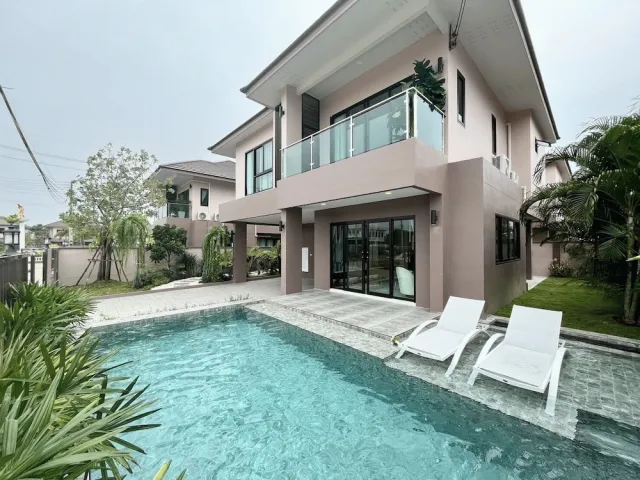 Bilder från hotellet Southern Peak Pool Villa HuayYai Pattaya - nummer 1 av 23