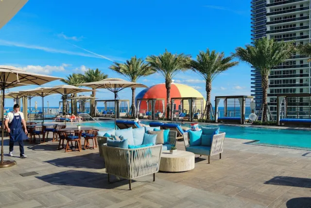 Bilder från hotellet Stunning Beachfront Condo with Ocean View - nummer 1 av 46