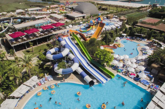 Bilder från hotellet Saturn Palace - nummer 1 av 23