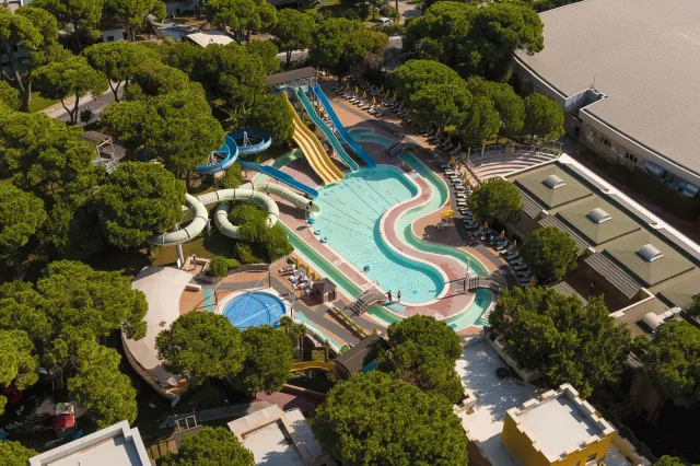 Bilder från hotellet Pine Beach - nummer 1 av 25