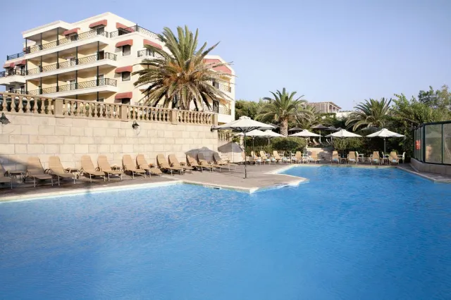 Bilder från hotellet Ramada by Wyndham Athens Attica Riviera - nummer 1 av 26