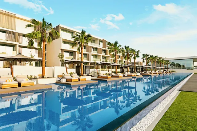 Bilder från hotellet The Oberoi Beach Resort, Al Zorah - nummer 1 av 61