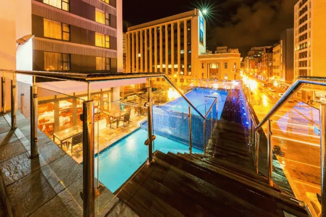 Bilder från hotellet Cresta Grande Cape Town - nummer 1 av 3