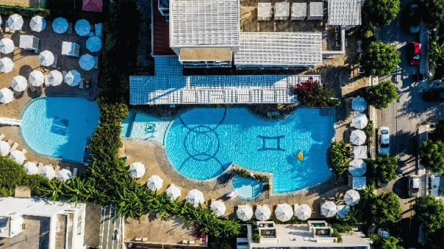 Bilder från hotellet Peridis Family Resort - nummer 1 av 9