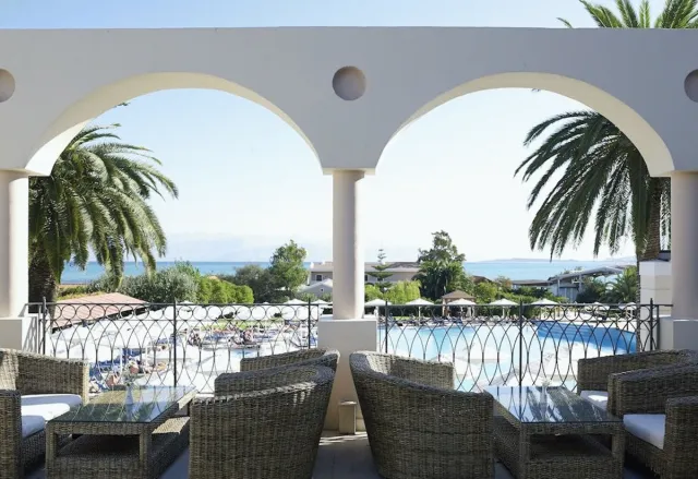 Bilder från hotellet Roda Beach Resort & Spa - nummer 1 av 10