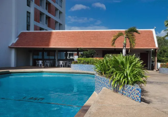 Bilder från hotellet Phuket Merlin Hotel - nummer 1 av 9