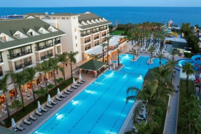 Bilder från hotellet Alva Donna Beach Resort - nummer 1 av 7