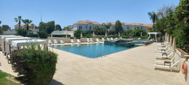 Bilder från hotellet E Hotel Larnaca Resort & Spa - nummer 1 av 14