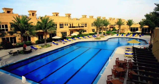 Bilder från hotellet Al Hamra Village Golf & Beach Resort - nummer 1 av 19