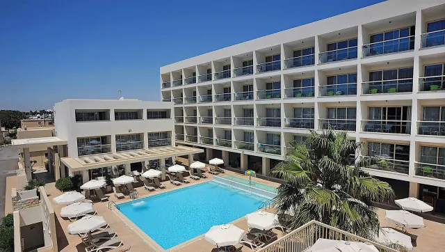 Bilder från hotellet Nelia Gardens - nummer 1 av 12