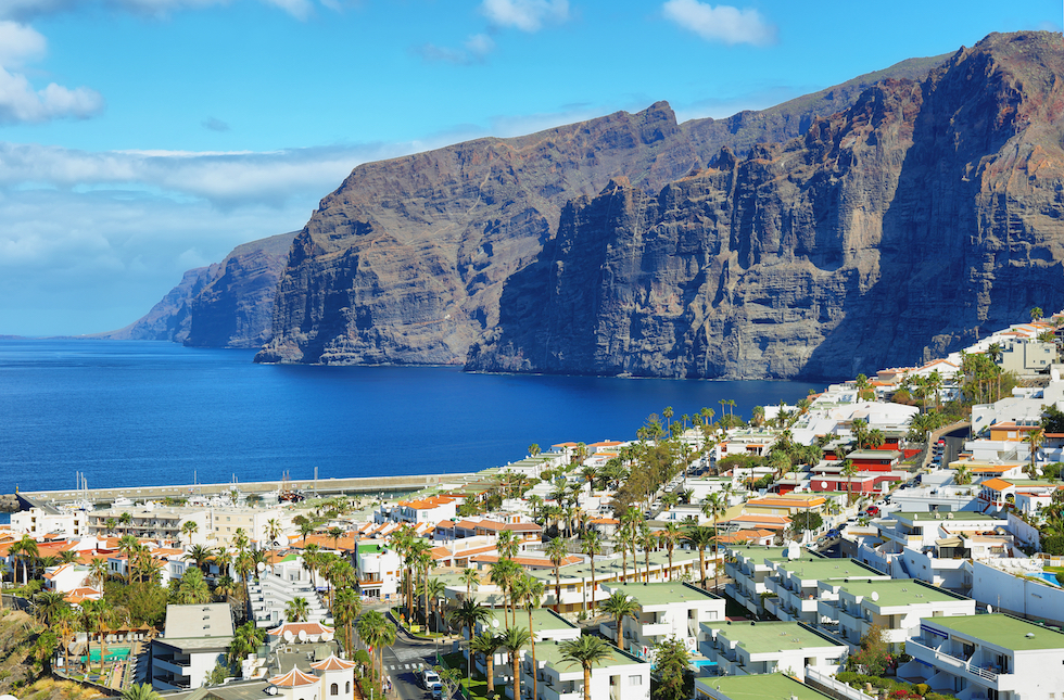 De majestetiske, sorte klippene ved Los Gigantes på vestkysten av Tenerife