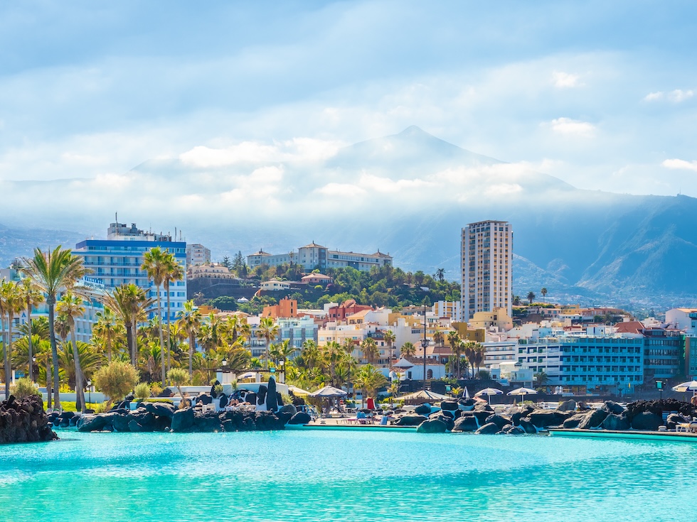 Puerto de la Cruz ligger vakkert til nederst i Orotavadalen
